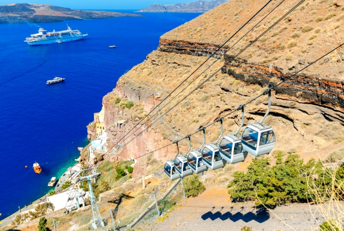 Funivia Santorini dal porto a Fira