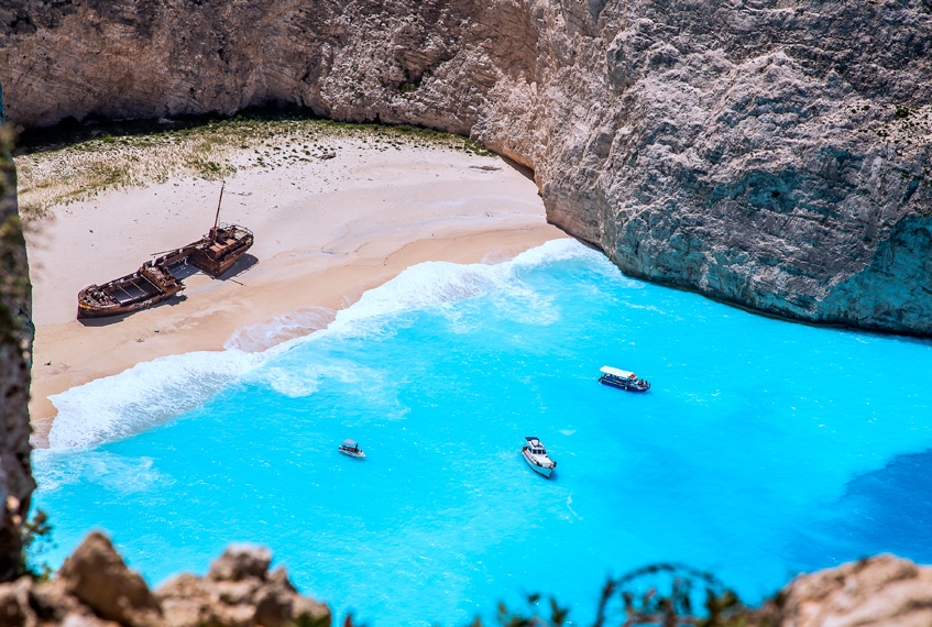 Escursione Alle Grotte Blu E Alla Spiaggia Del Relitto