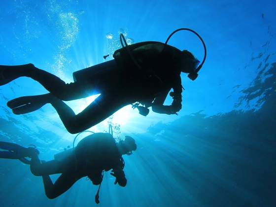 santorini spiagge diving