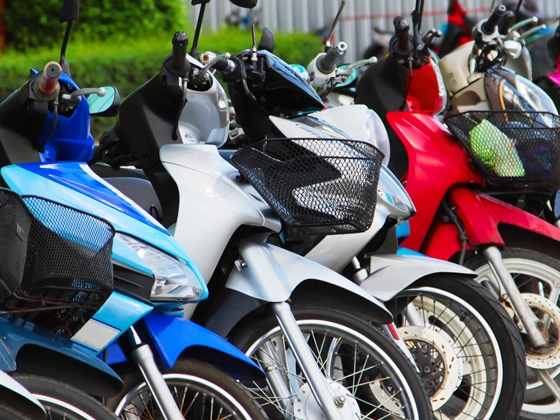 Come muoversi sull'isola di Santorini