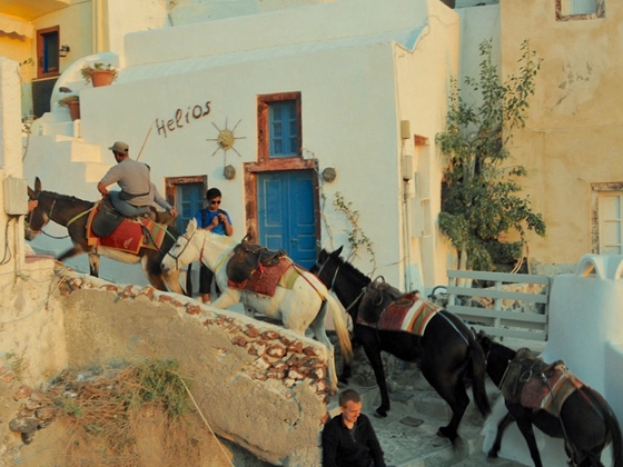 Vacanze a Santorini: come muoversi